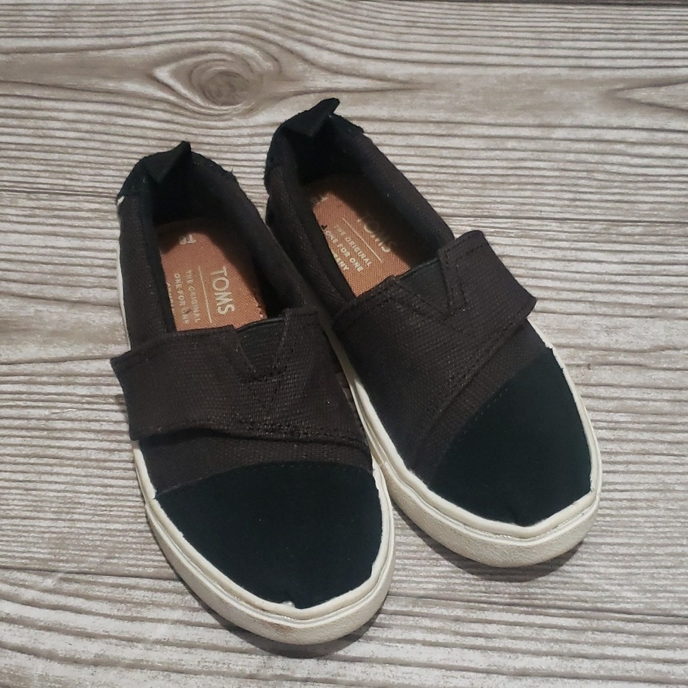 Toms black canvas and suede youth loafers flats size T8